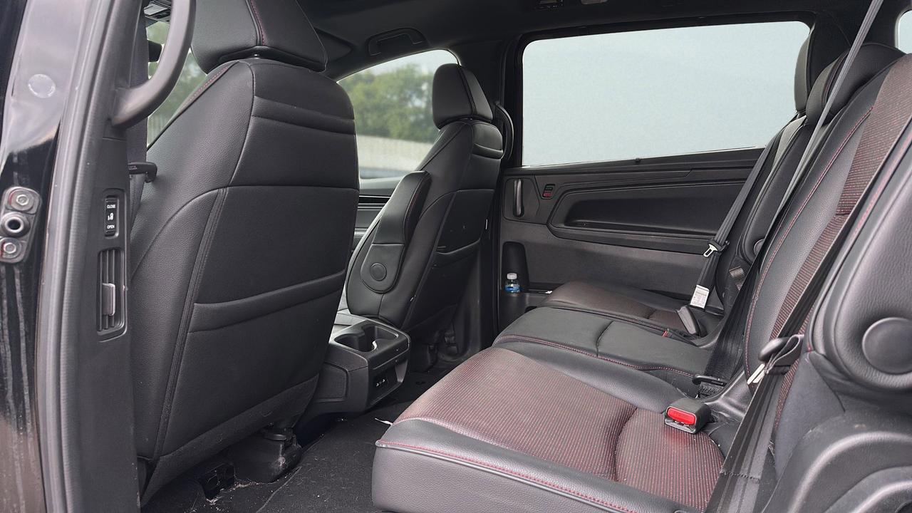 2025 Honda Odyssey Black Edition Auto Photo