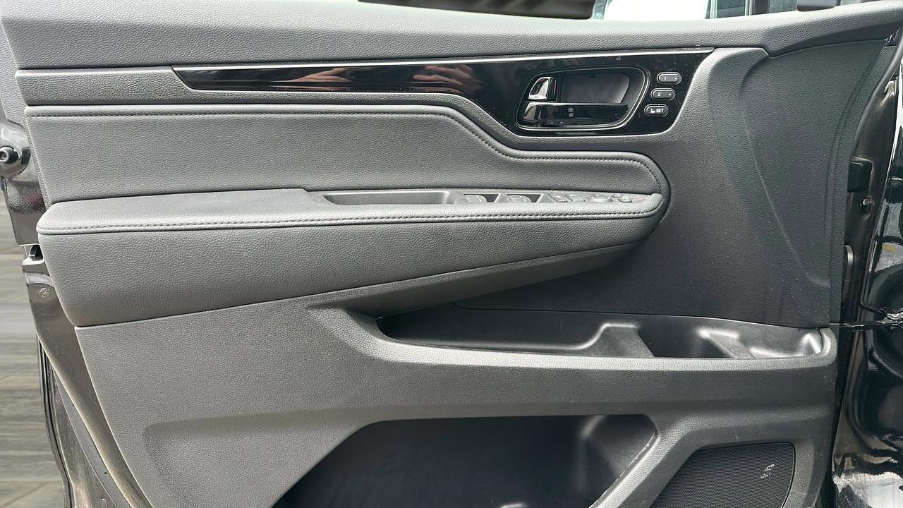 2025 Honda Odyssey Black Edition Auto Photo
