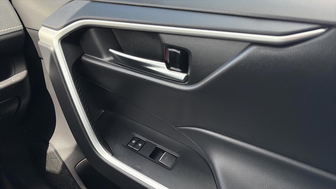 2024 Toyota RAV4 XLE AWD Photo