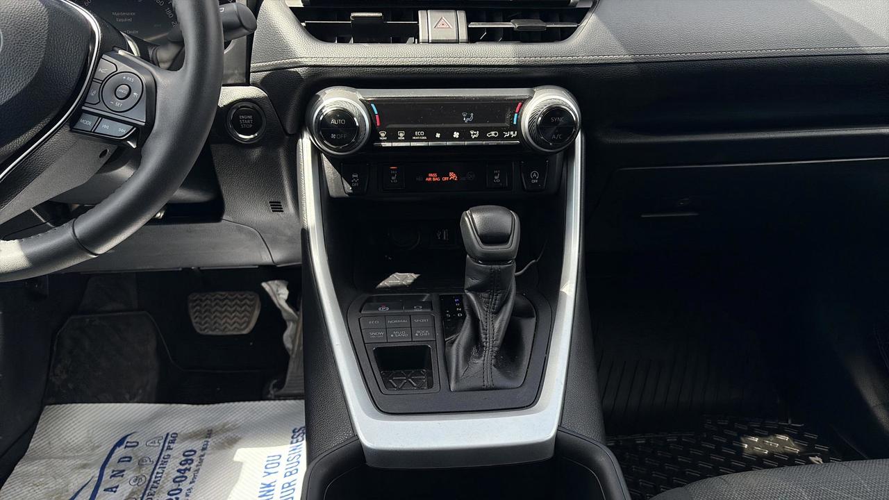2024 Toyota RAV4 XLE AWD Photo