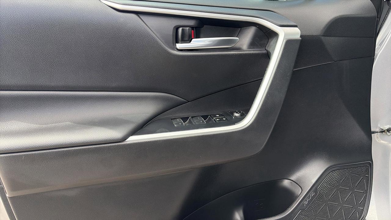 2024 Toyota RAV4 XLE AWD Photo