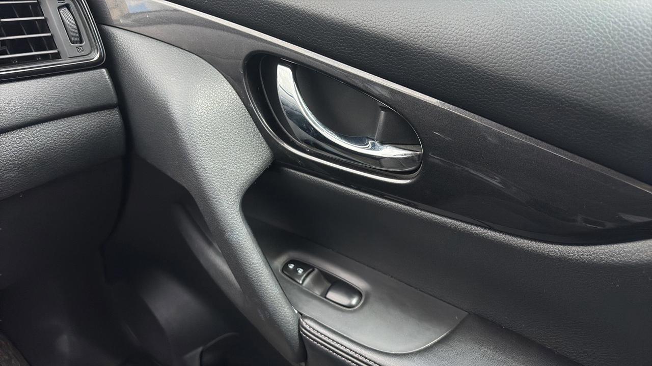 2017 Nissan Rogue  Photo