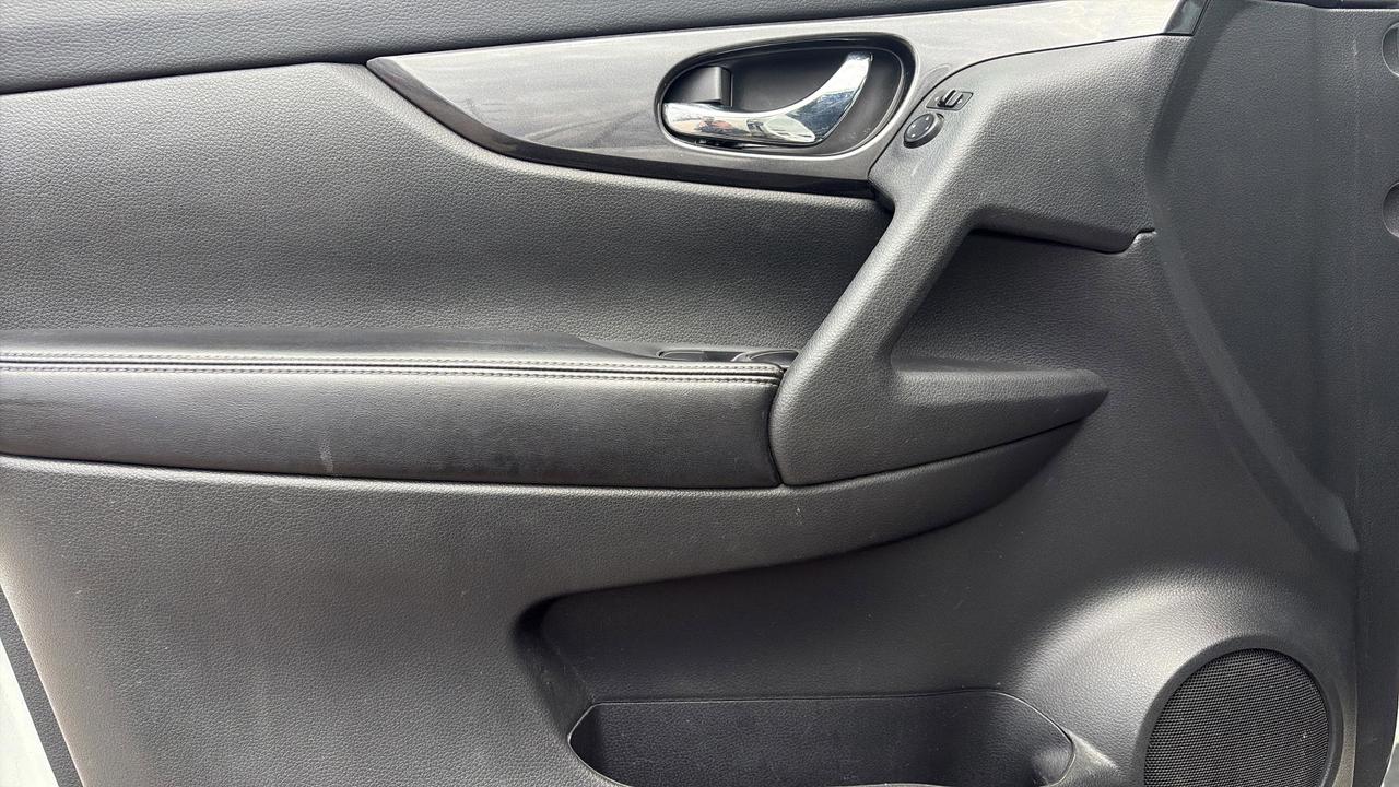 2017 Nissan Rogue  Photo