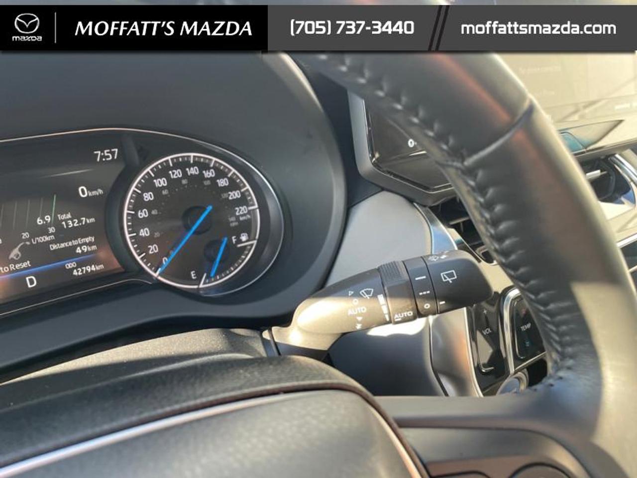 2021 Toyota Venza LIMITED Photo
