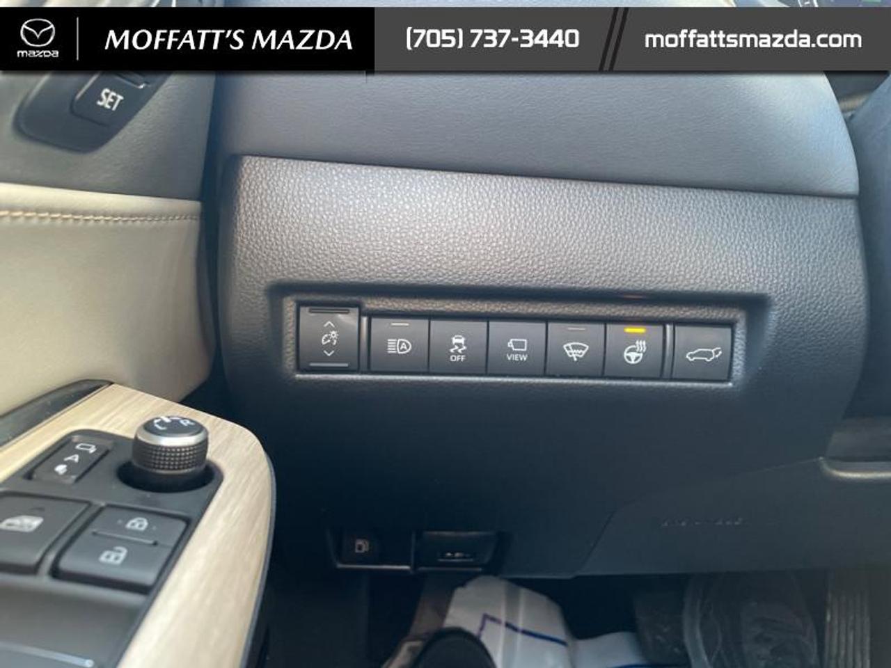 2021 Toyota Venza LIMITED Photo
