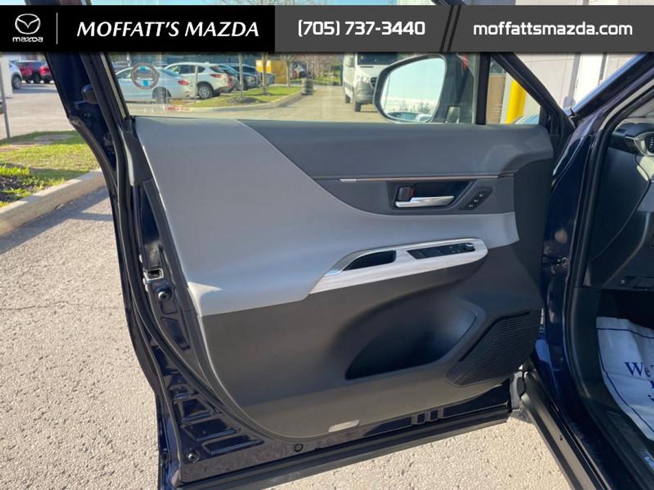 2021 Toyota Venza LIMITED Photo