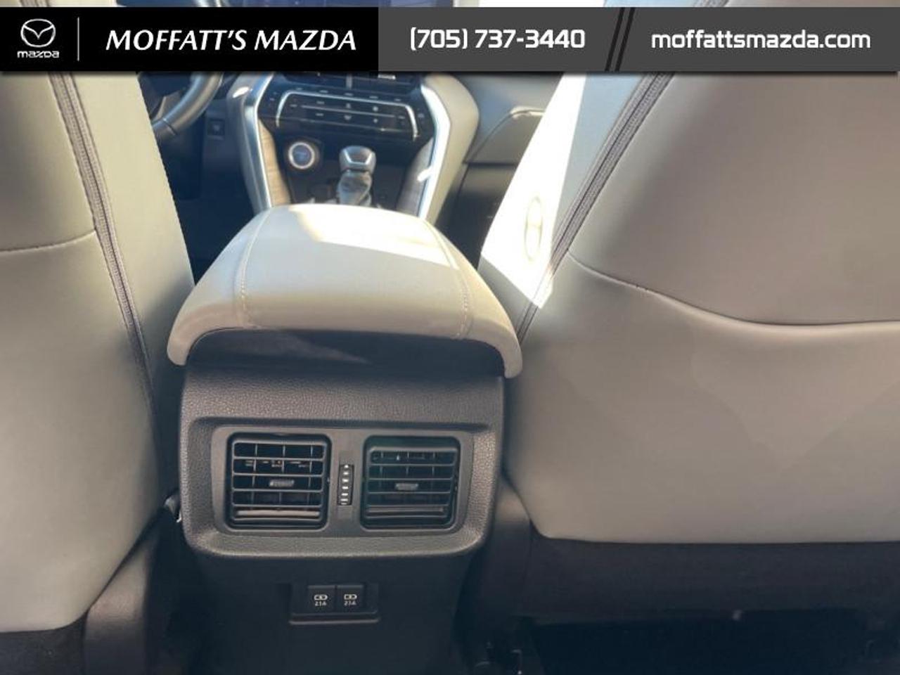 2021 Toyota Venza LIMITED Photo