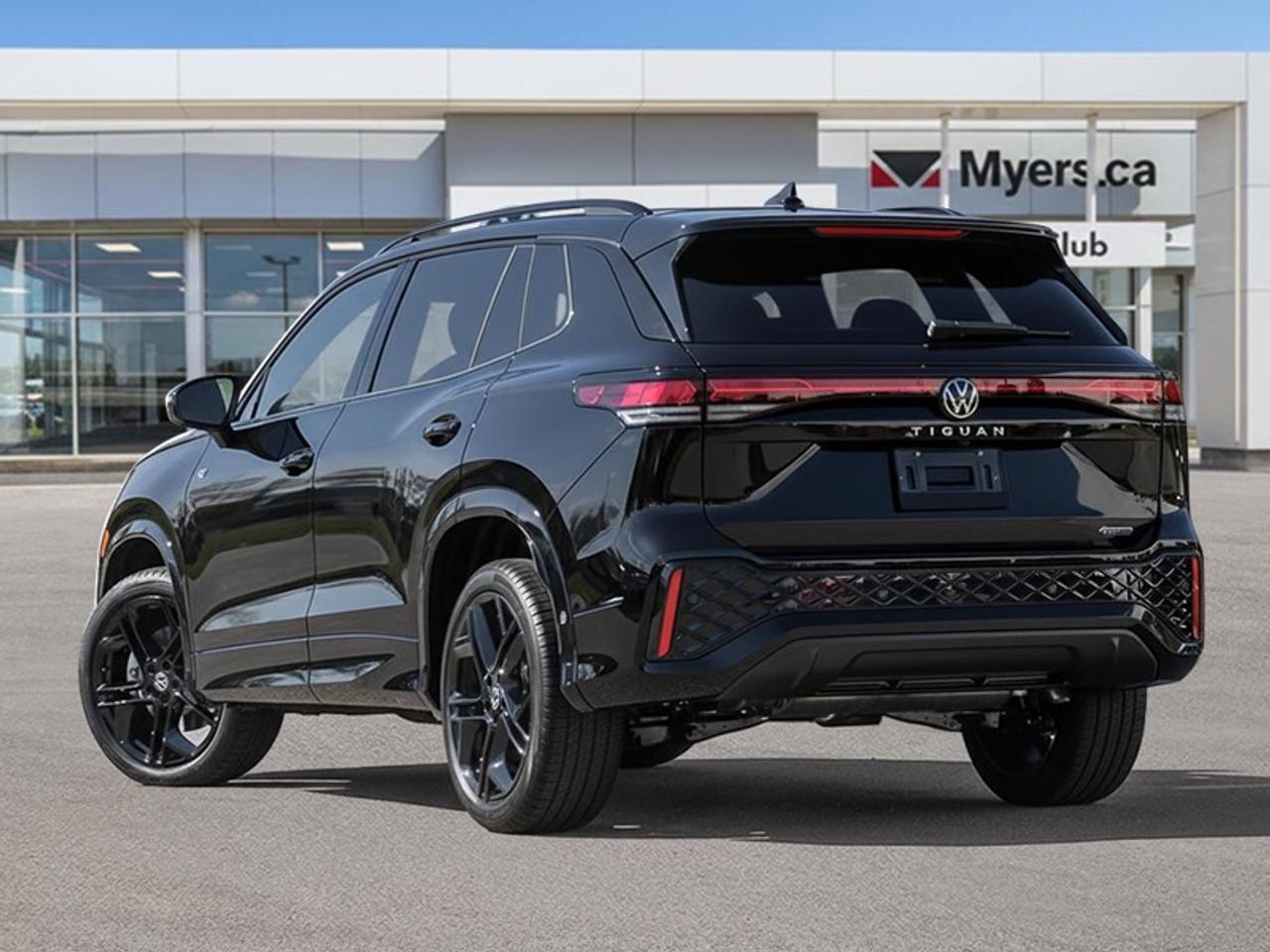 2026 Volkswagen Tiguan Comfortline R-Line Black Edition Photo3