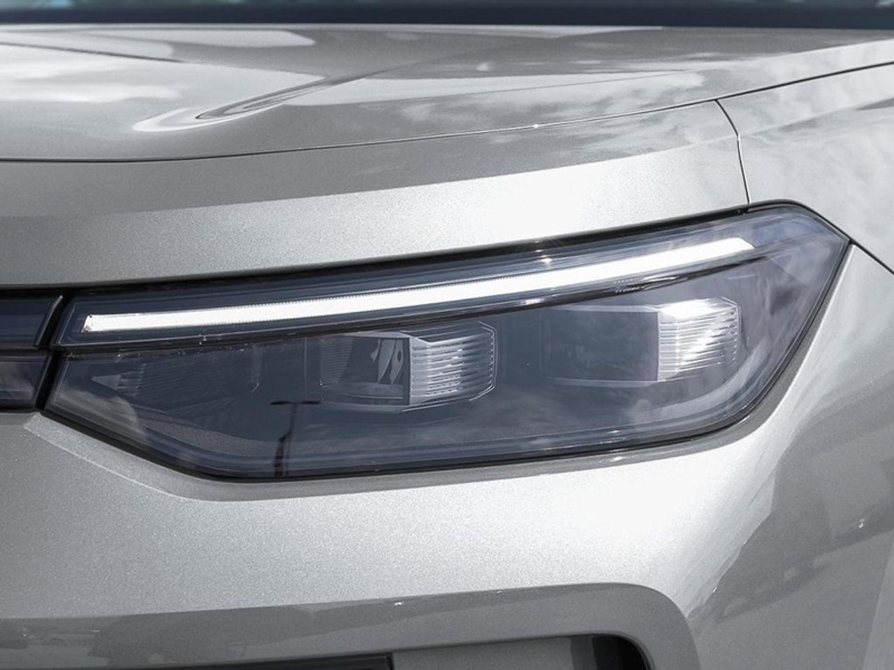 2026 Volkswagen Tiguan Comfortline R-Line Black Edition Photo