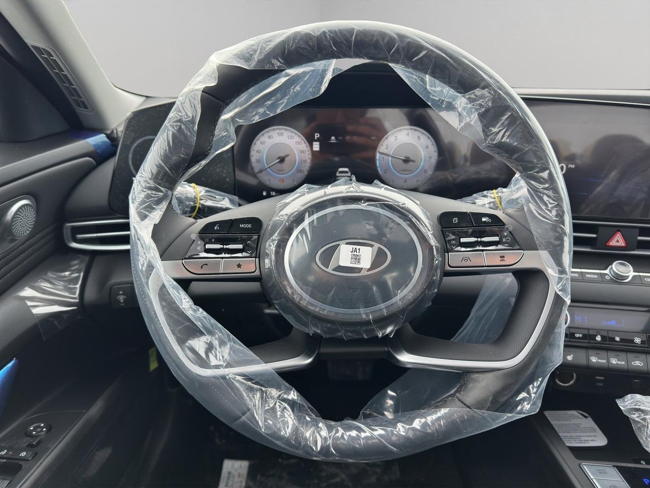 2026 Hyundai Elantra Luxury Photo
