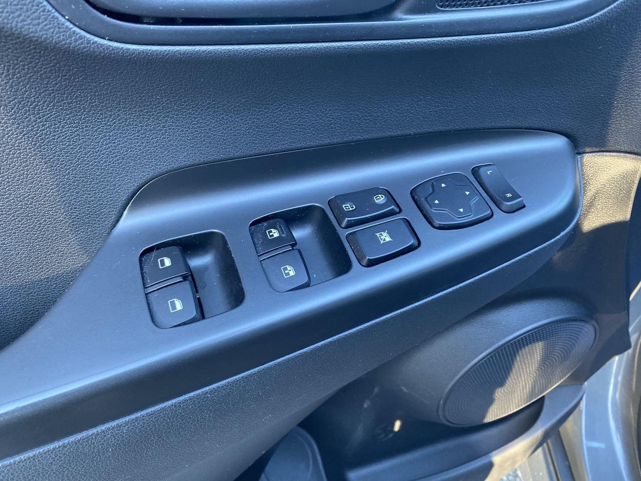 2021 Hyundai KONA Trend Photo