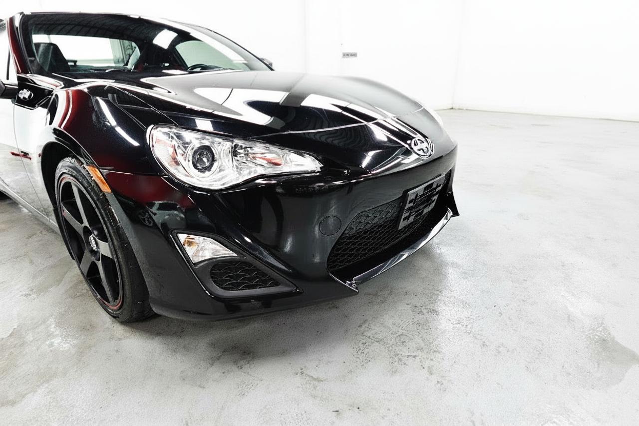 2016 Scion FR-S VERY LOW KM,NO ACCIDENT,ALL SERVICE RECORDS Photo