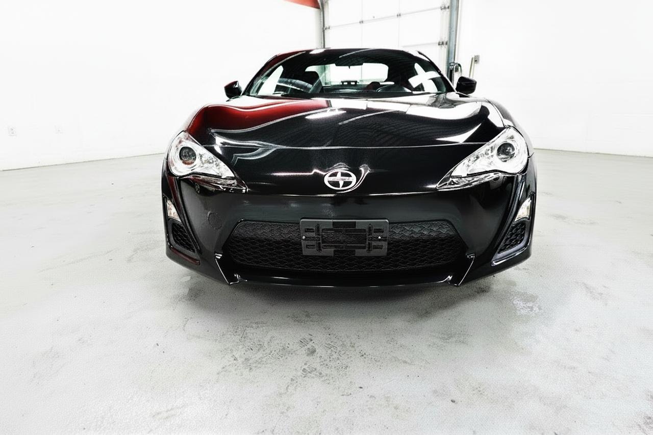 2016 Scion FR-S VERY LOW KM,NO ACCIDENT,ALL SERVICE RECORDS Photo