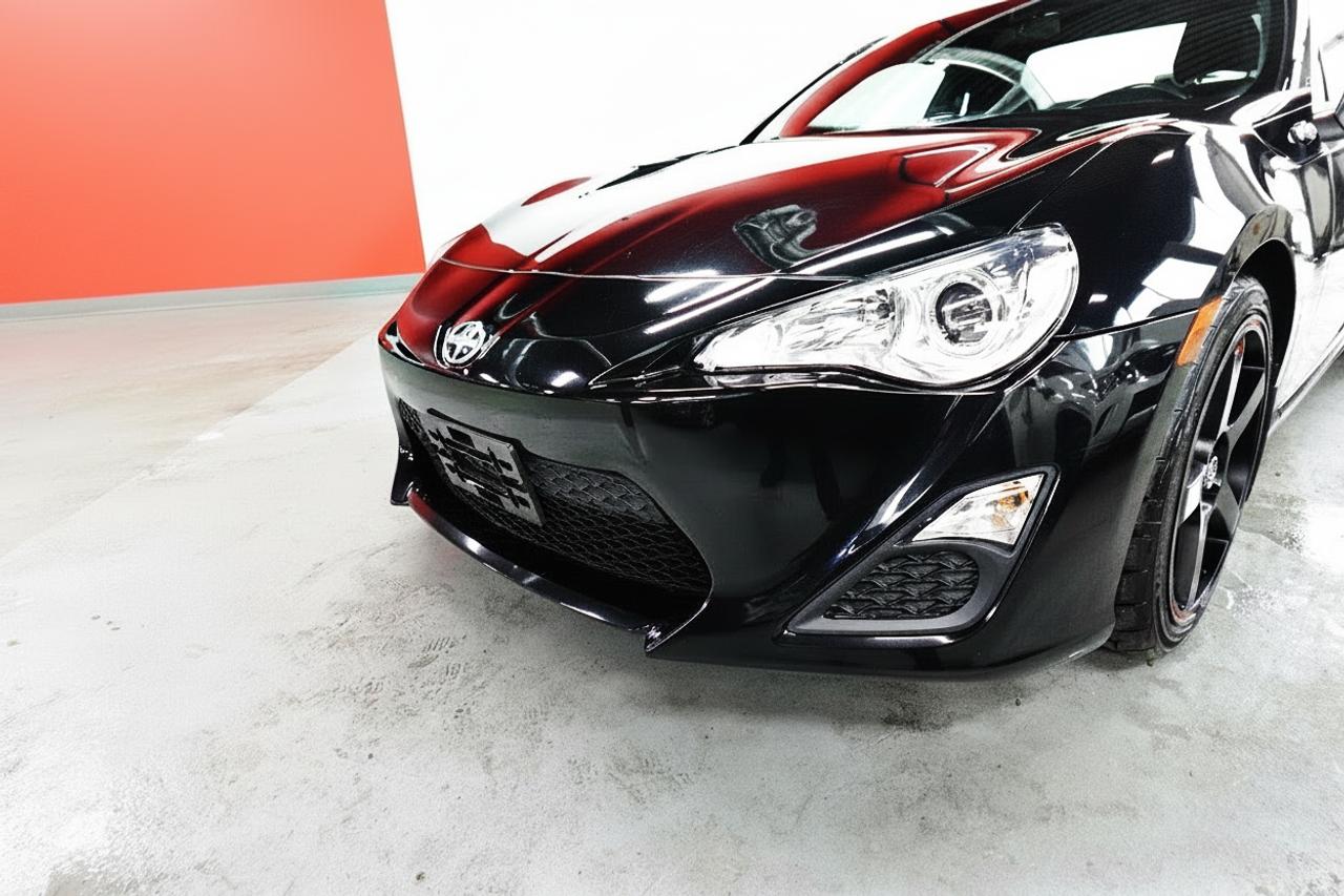 2016 Scion FR-S VERY LOW KM,NO ACCIDENT,ALL SERVICE RECORDS Photo