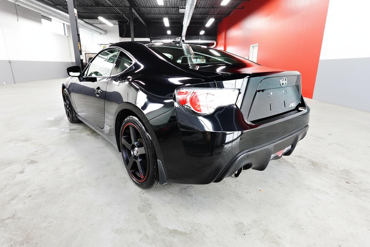 2016 Scion FR-S VERY LOW KM,NO ACCIDENT,ALL SERVICE RECORDS Photo3