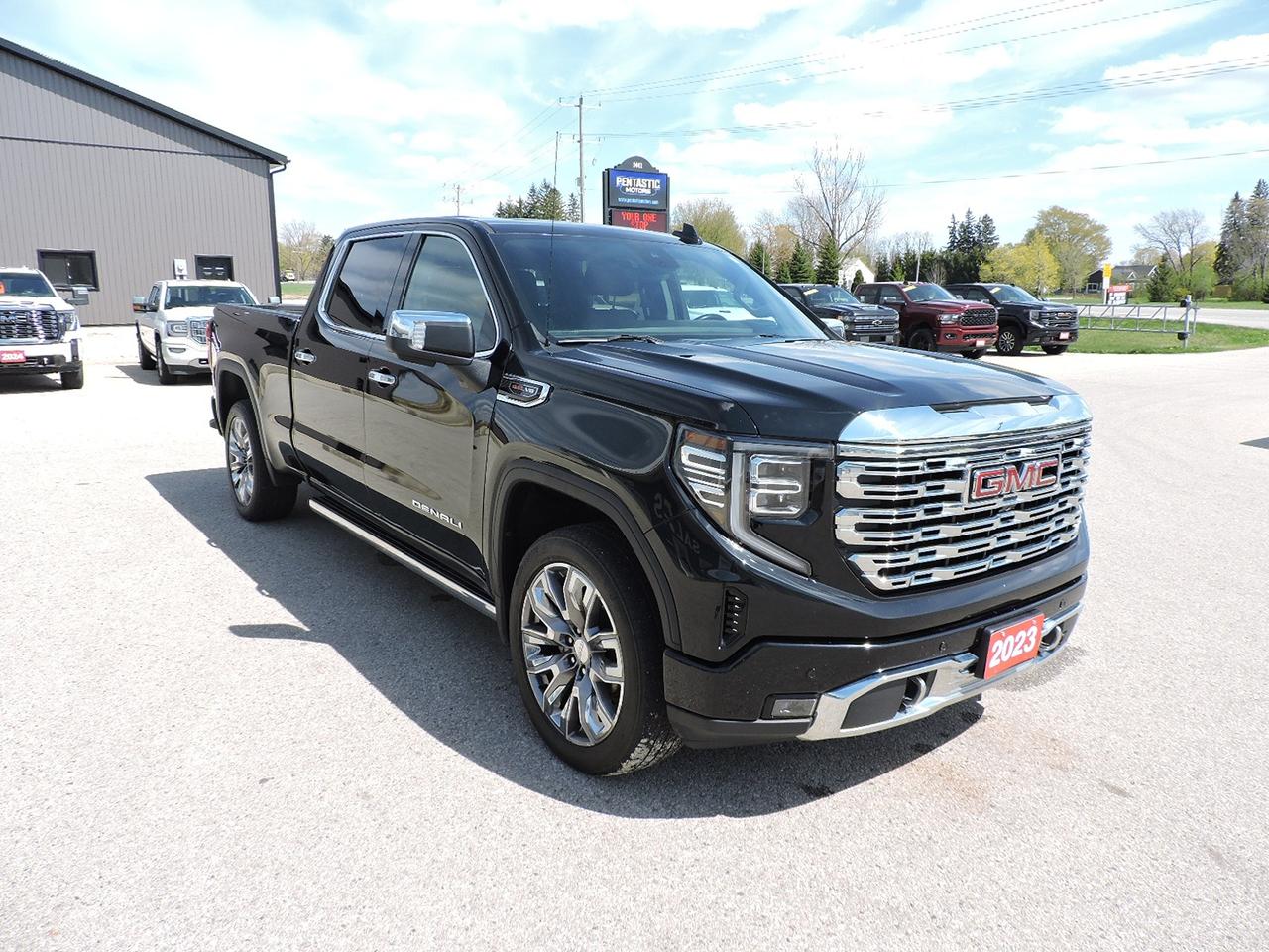2023 GMC Sierra 1500 Denali 6.2L 4X4 Sunroof Loaded 84000 KMS - Photo #1