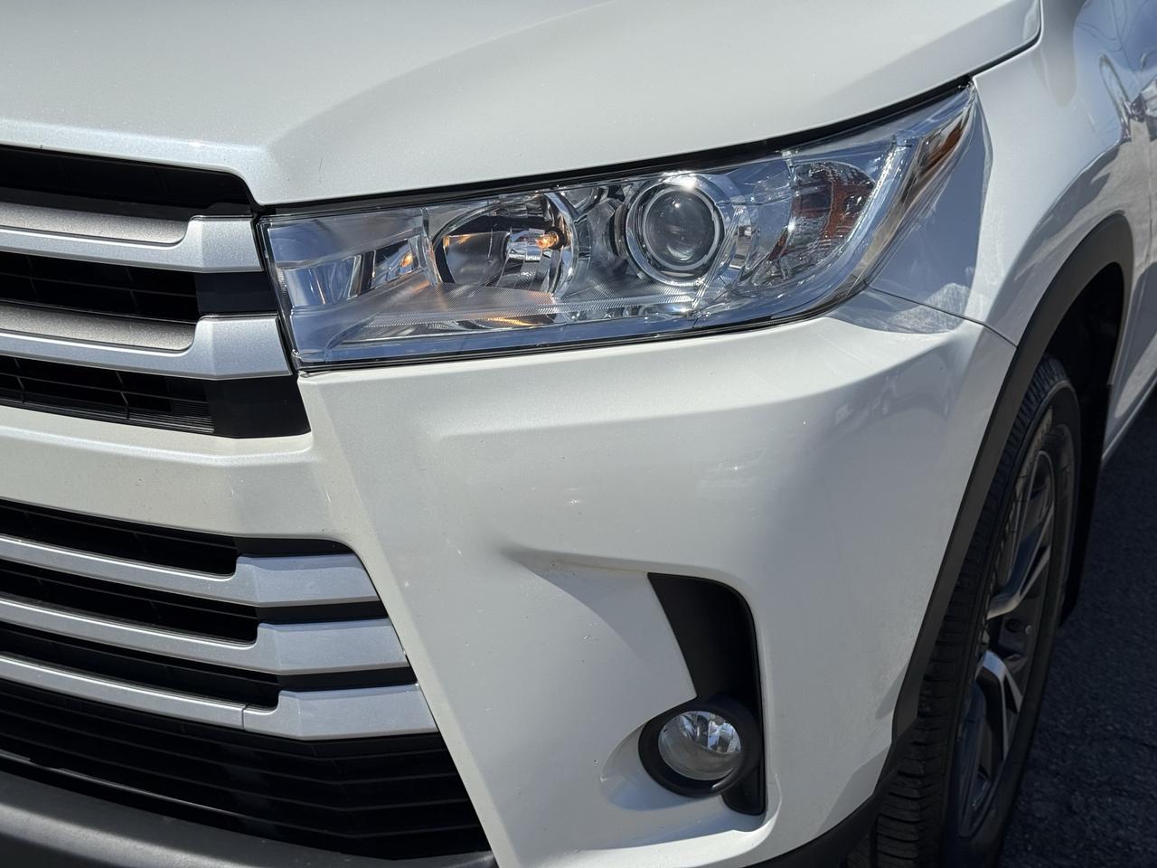 2017 Toyota Highlander LE Photo