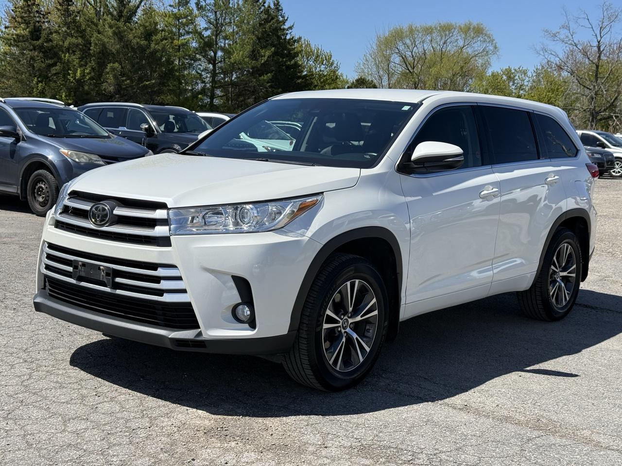 2017 Toyota Highlander LE Photo