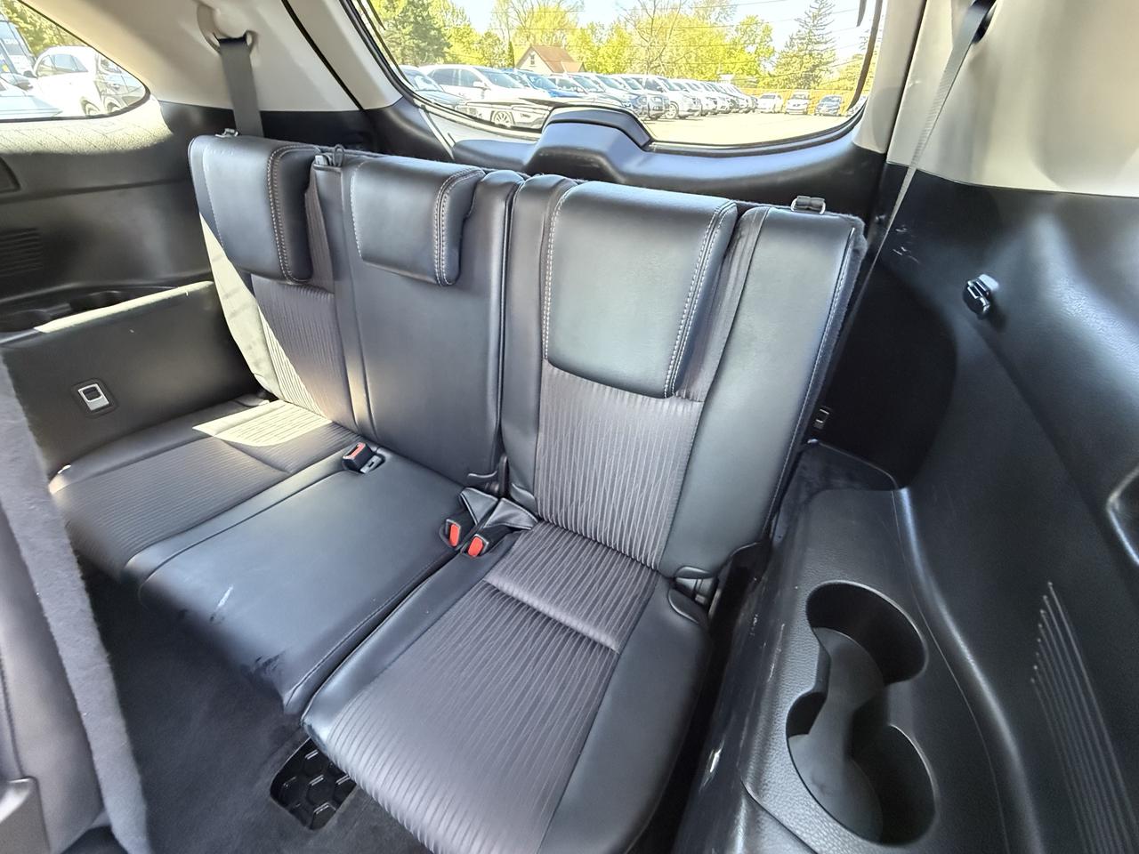 2017 Toyota Highlander LE Photo