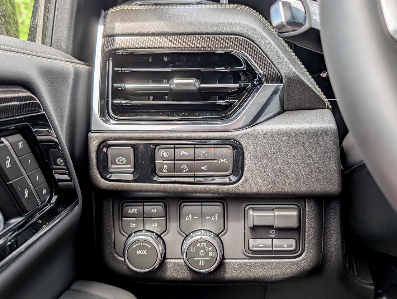 2026 GMC Yukon XL Elevation Photo