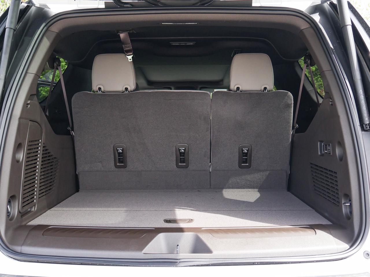 2026 GMC Yukon XL Elevation Photo