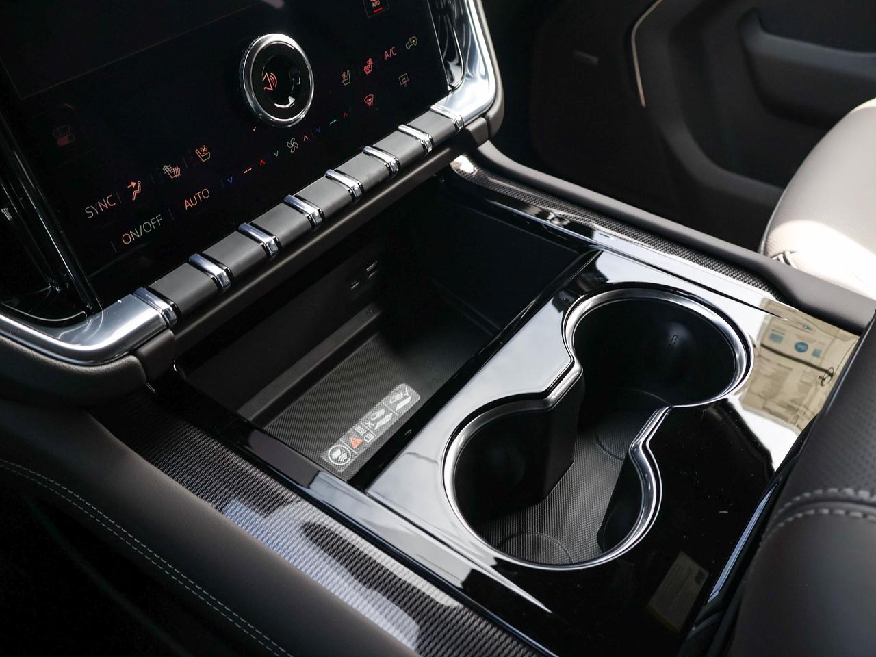 2026 GMC Yukon XL Elevation Photo