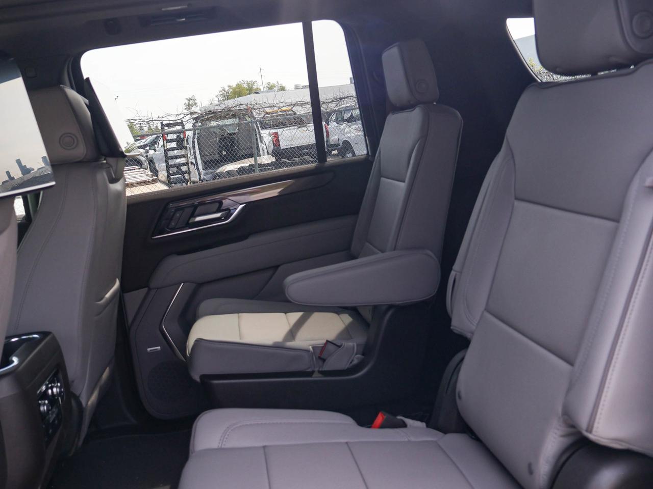 2026 GMC Yukon XL Elevation Photo