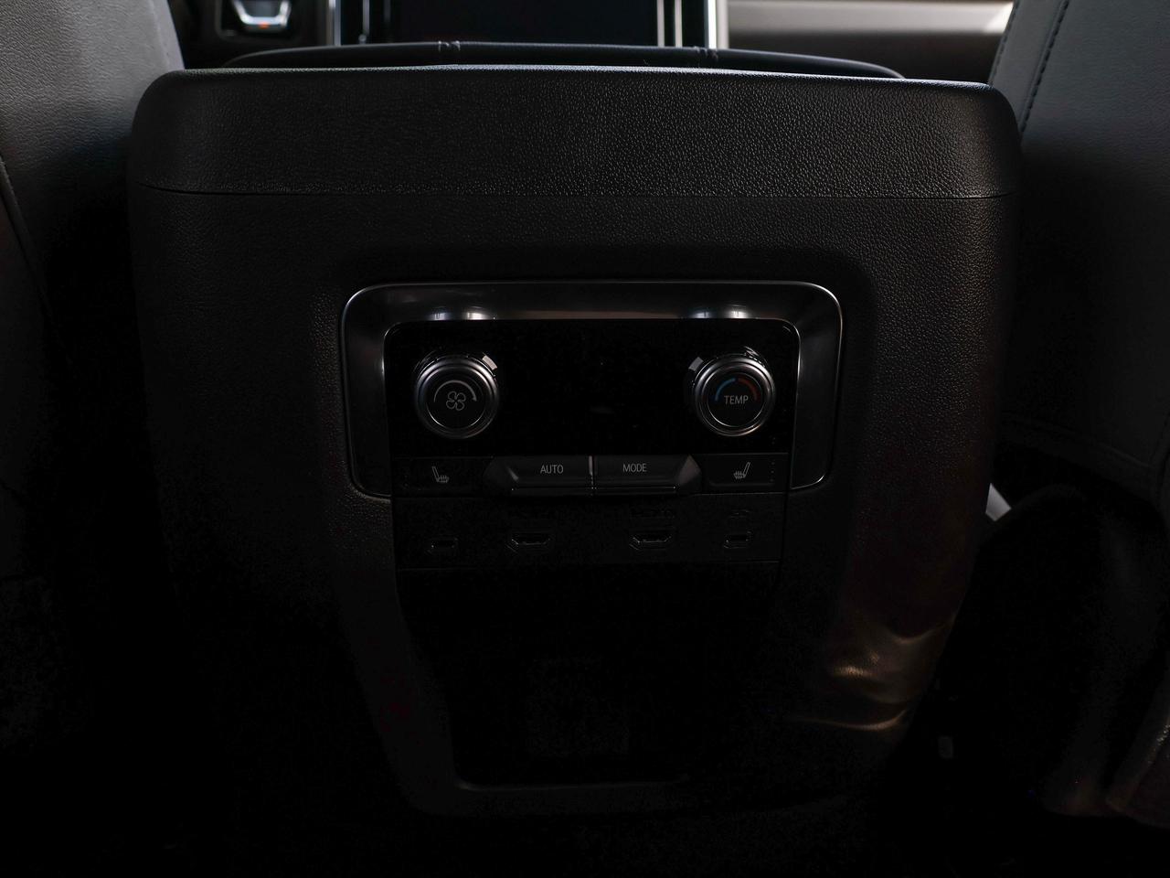 2026 GMC Yukon XL Elevation Photo