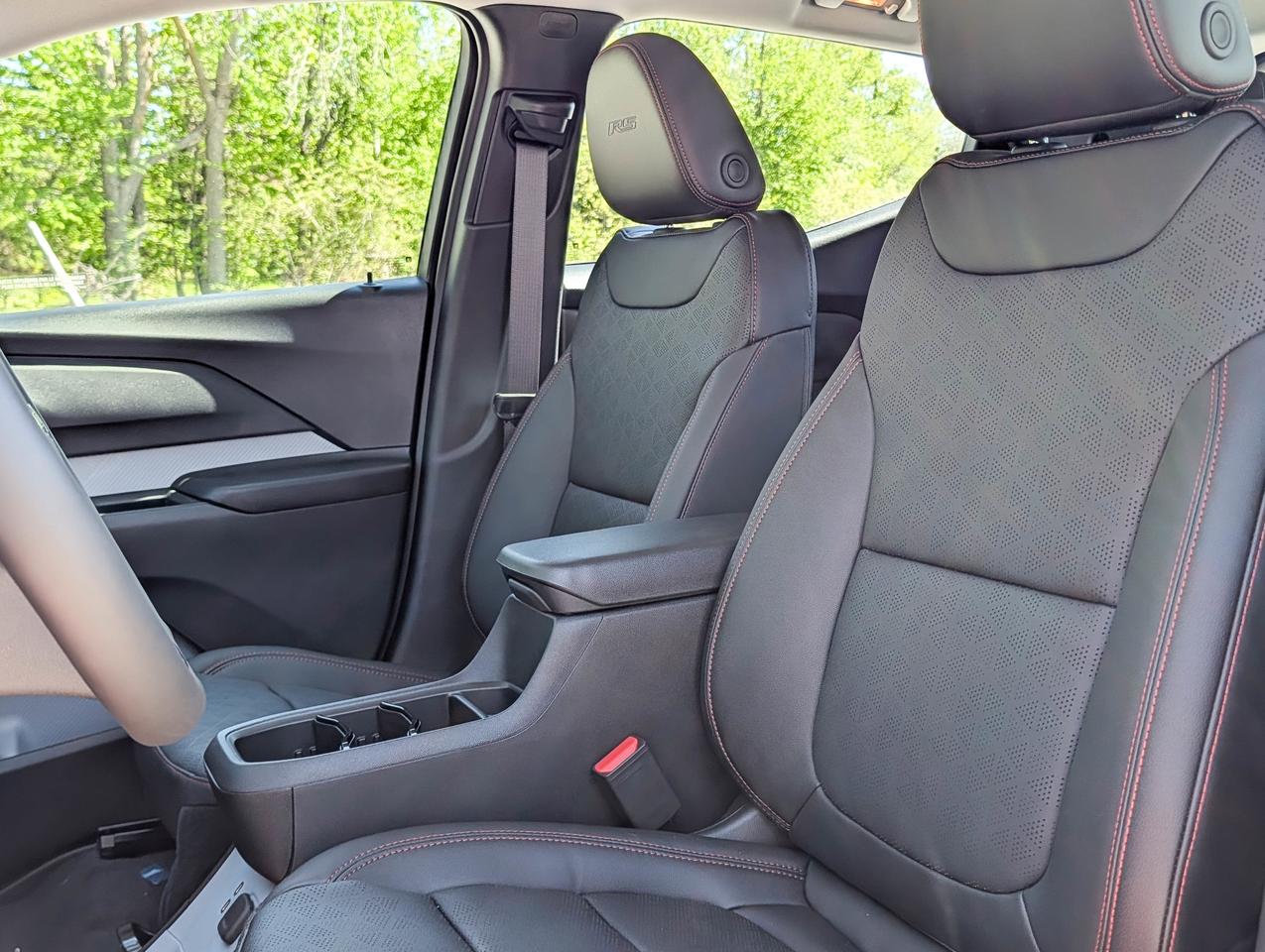 2027 Chevrolet Bolt RS Photo