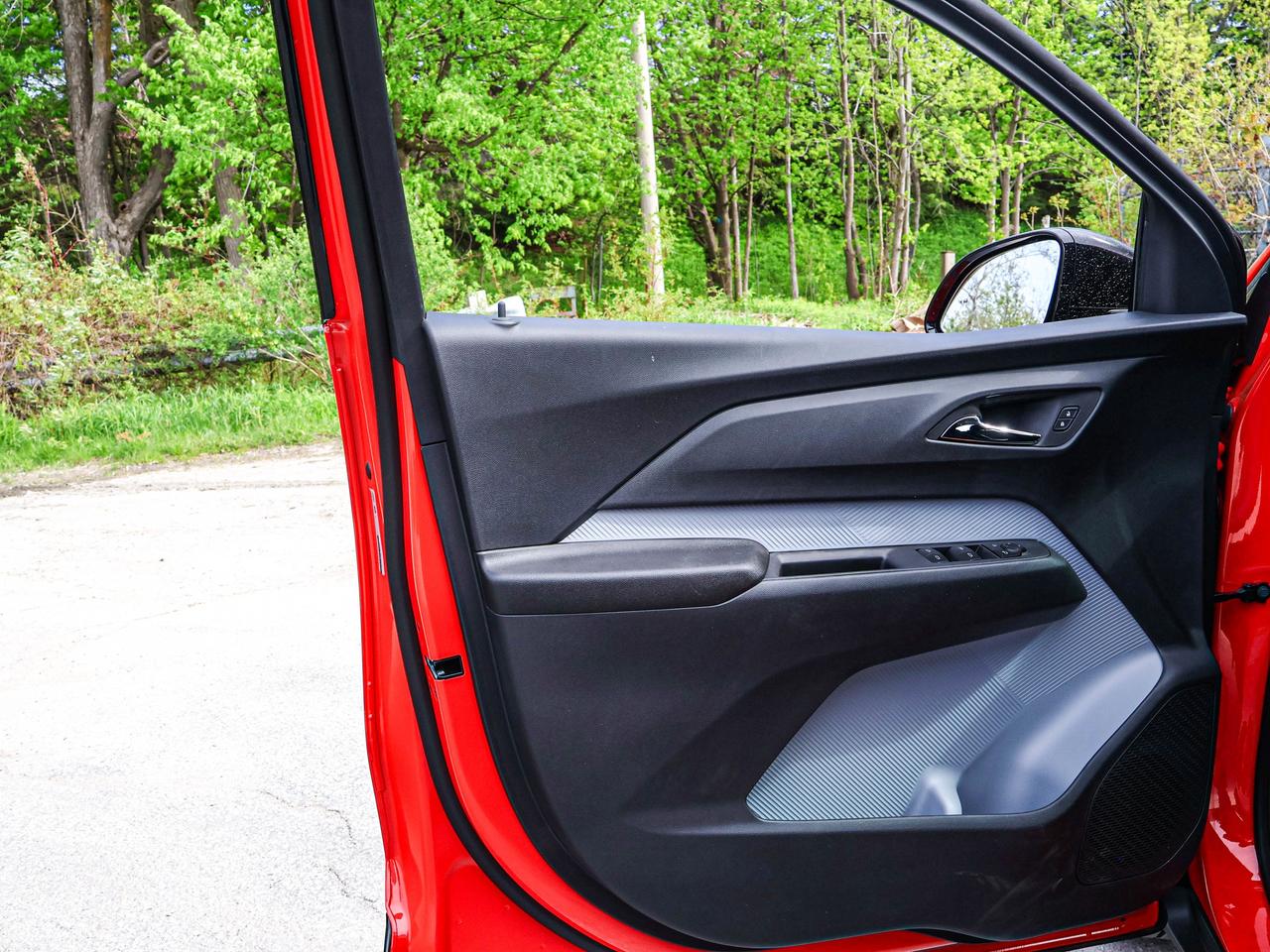 2027 Chevrolet Bolt RS Photo