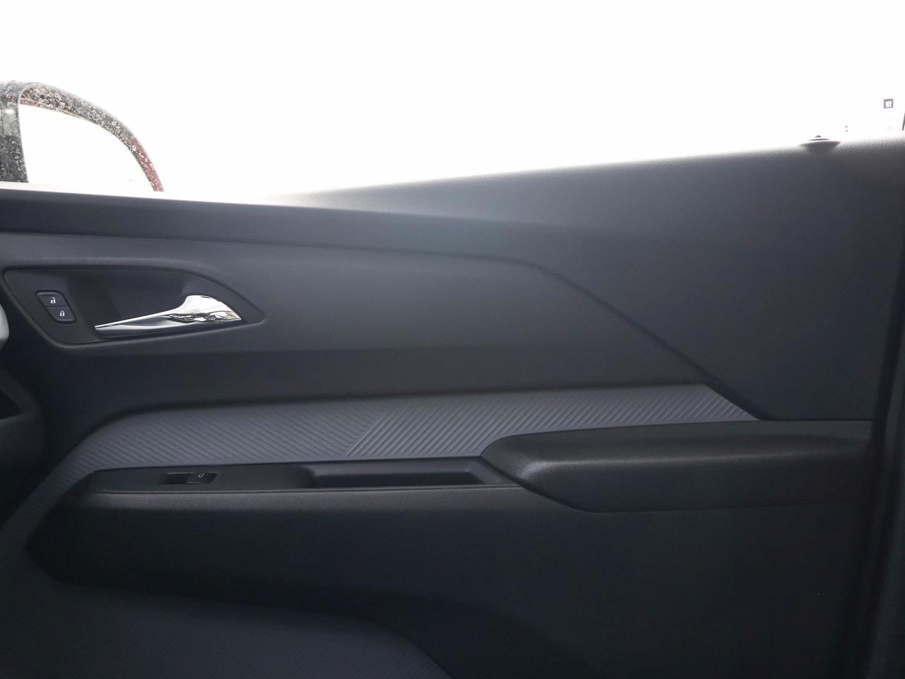 2027 Chevrolet Bolt RS Photo