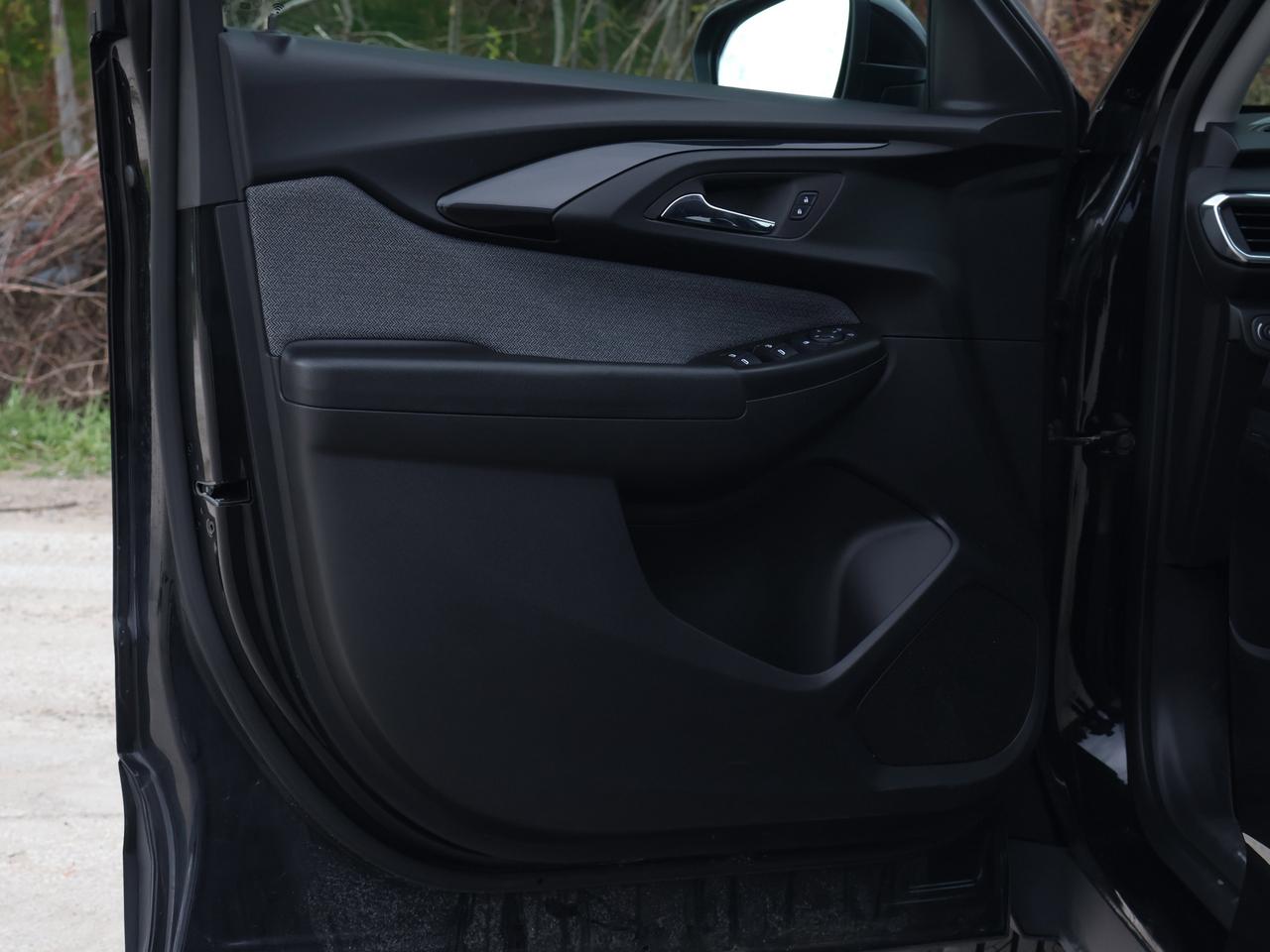 2023 Chevrolet TrailBlazer LT Photo