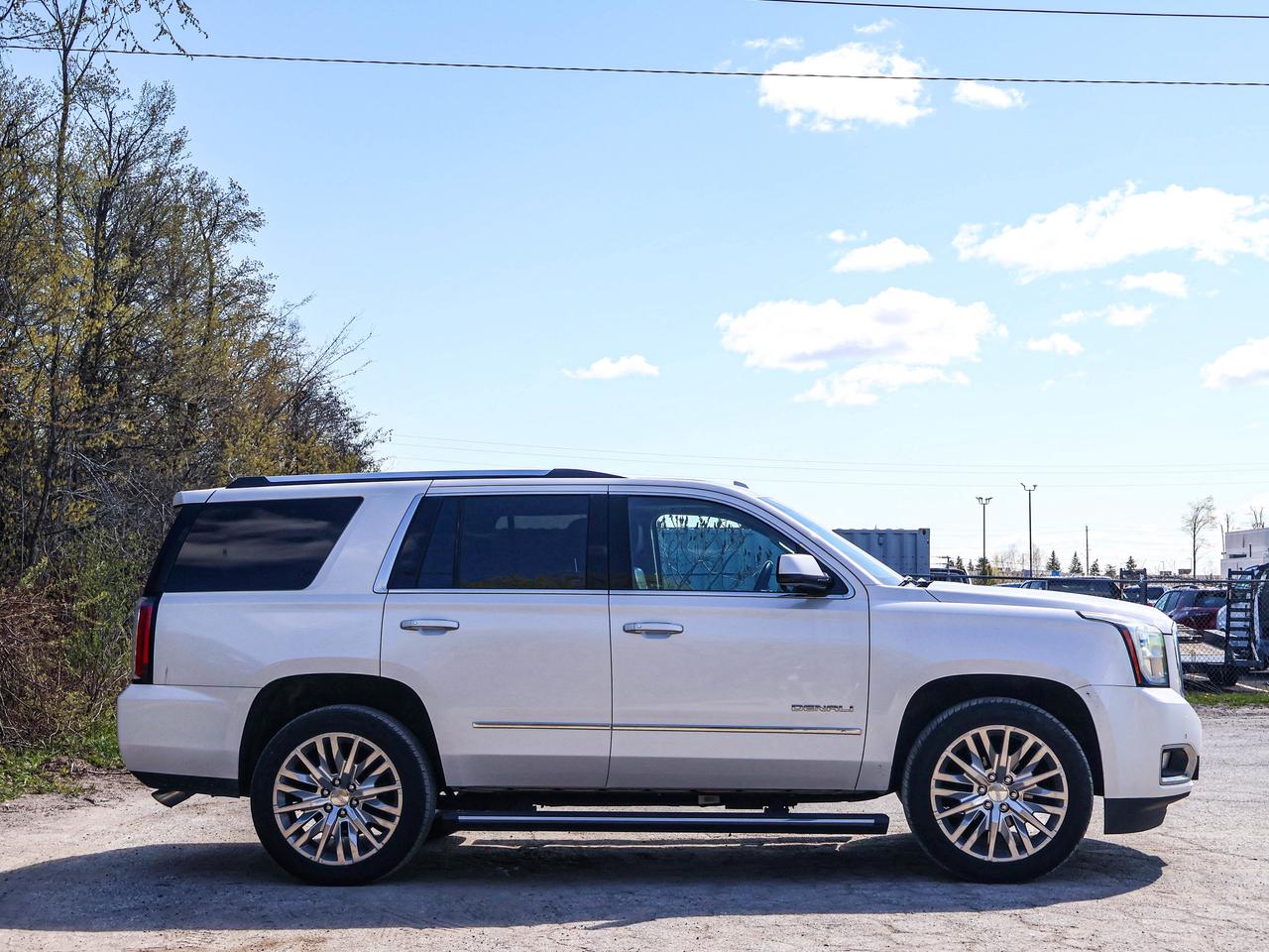 2018 GMC Yukon Denali Photo2