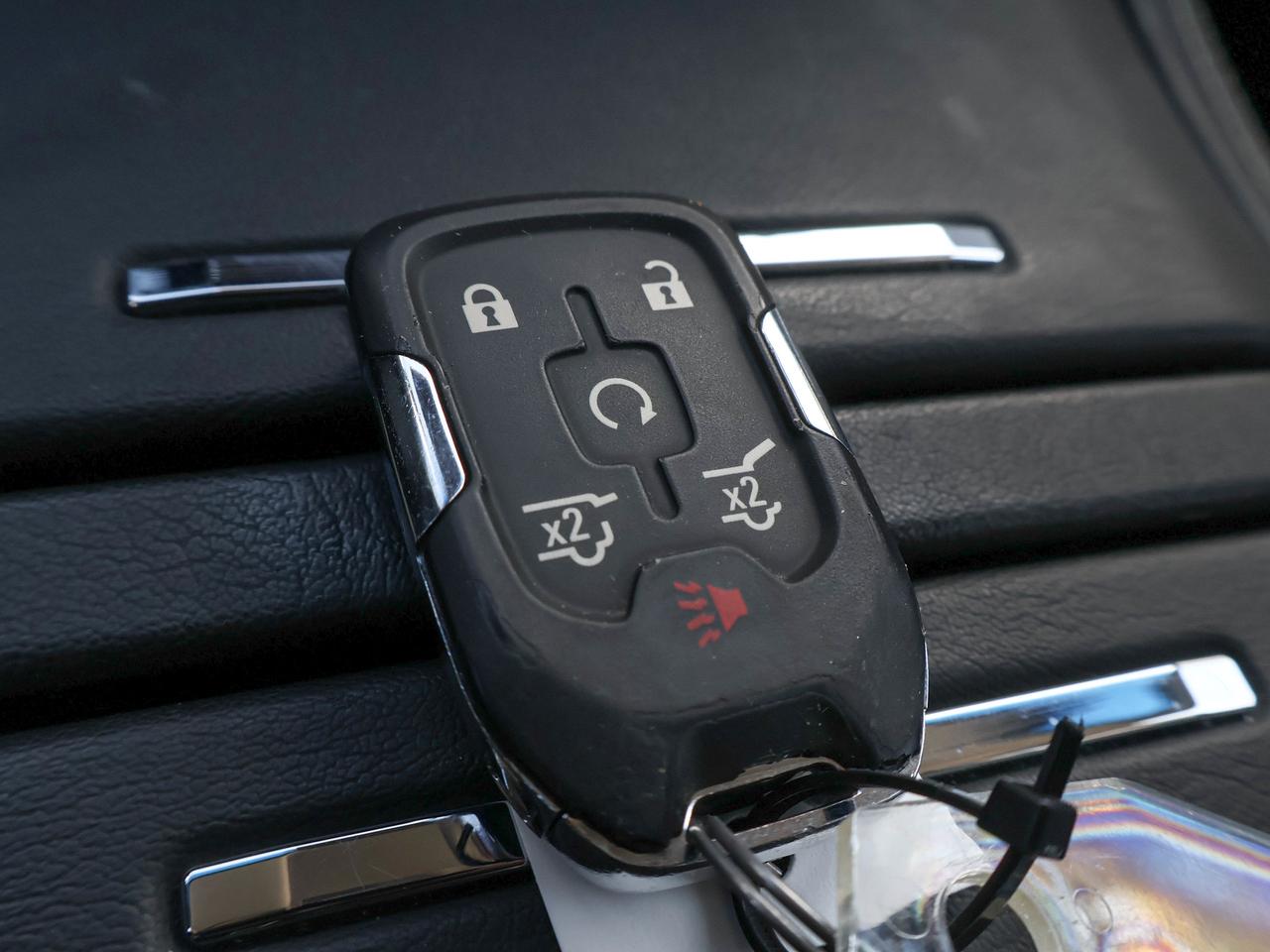 2018 GMC Yukon Denali Photo