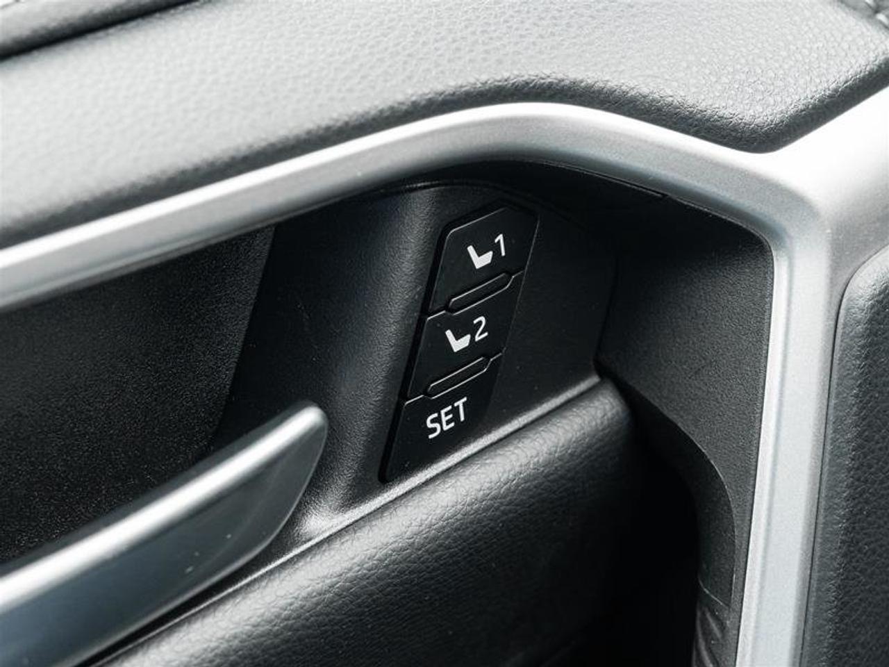 2024 Toyota RAV4 Hybrid Limited AWD Sunroof | JBL Audio | Front Cam | Vented Seats | AWD Photo