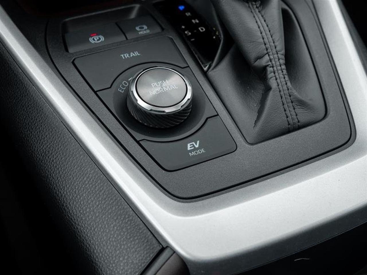 2024 Toyota RAV4 Hybrid Limited AWD Sunroof | JBL Audio | Front Cam | Vented Seats | AWD Photo