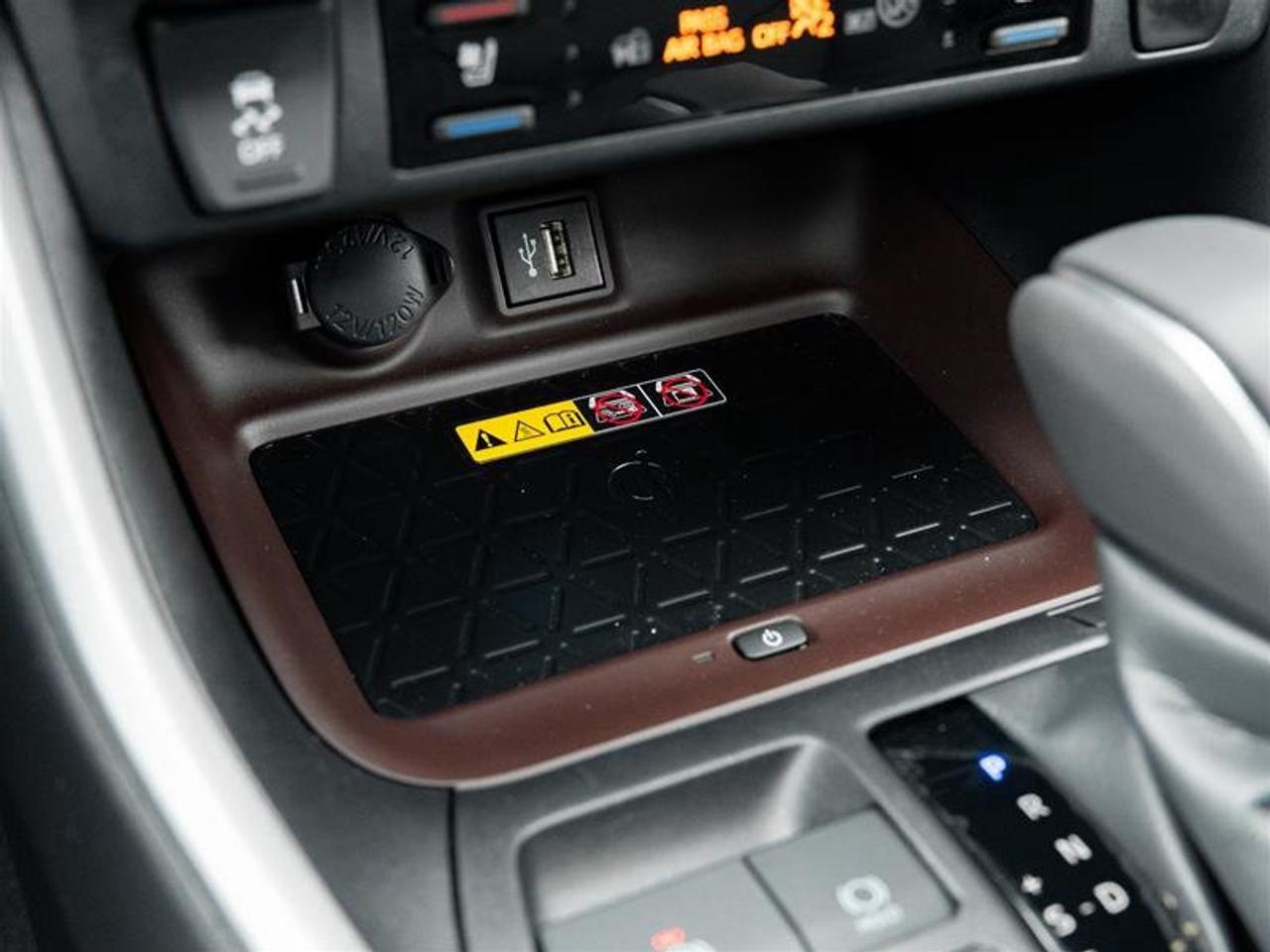 2024 Toyota RAV4 Hybrid Limited AWD Sunroof | JBL Audio | Front Cam | Vented Seats | AWD Photo