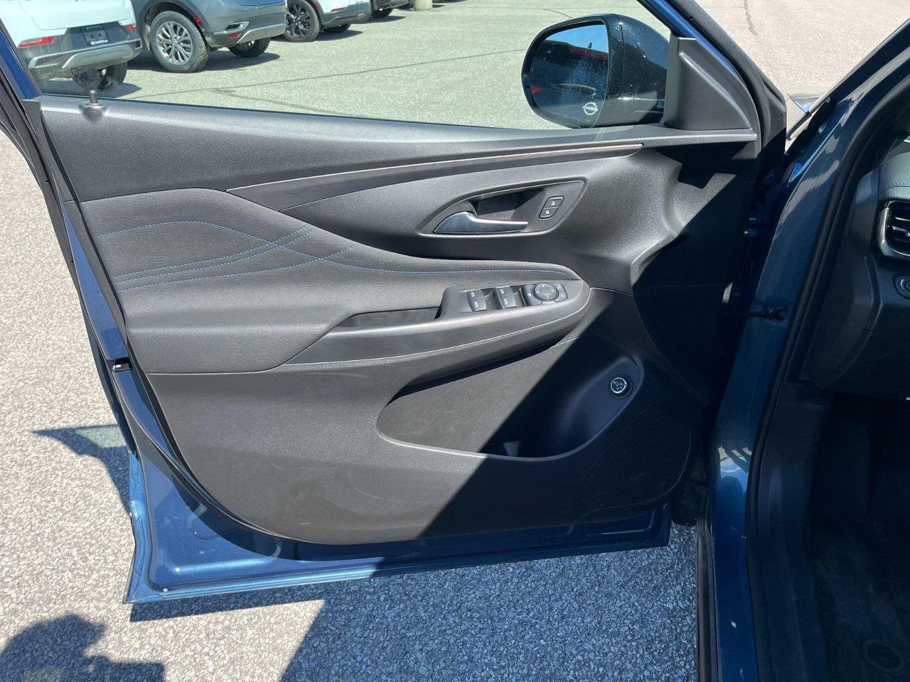2024 Buick Envista FWD 4dr Sport Touring Photo