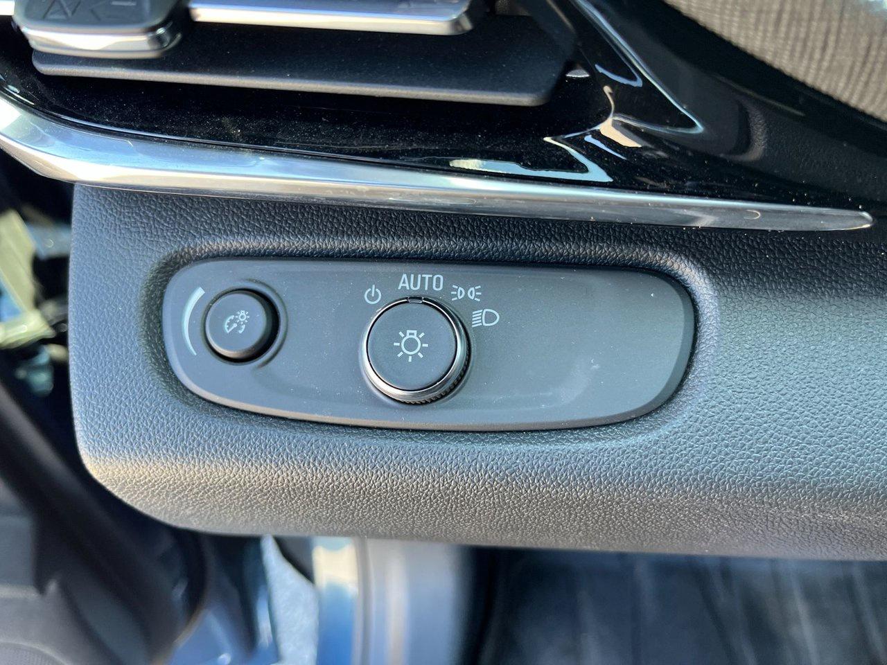 2024 Buick Envista FWD 4dr Sport Touring Photo