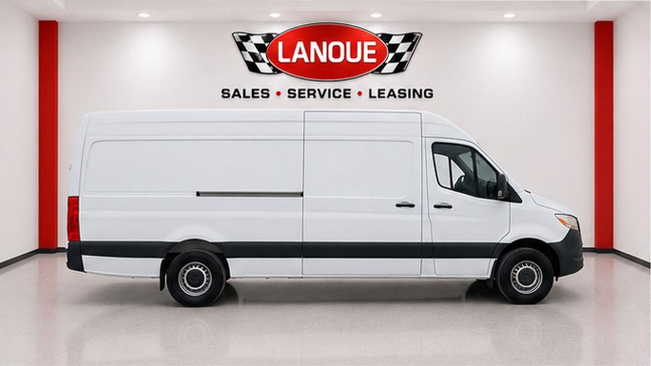 2025 Mercedes-Benz Sprinter  Photo2