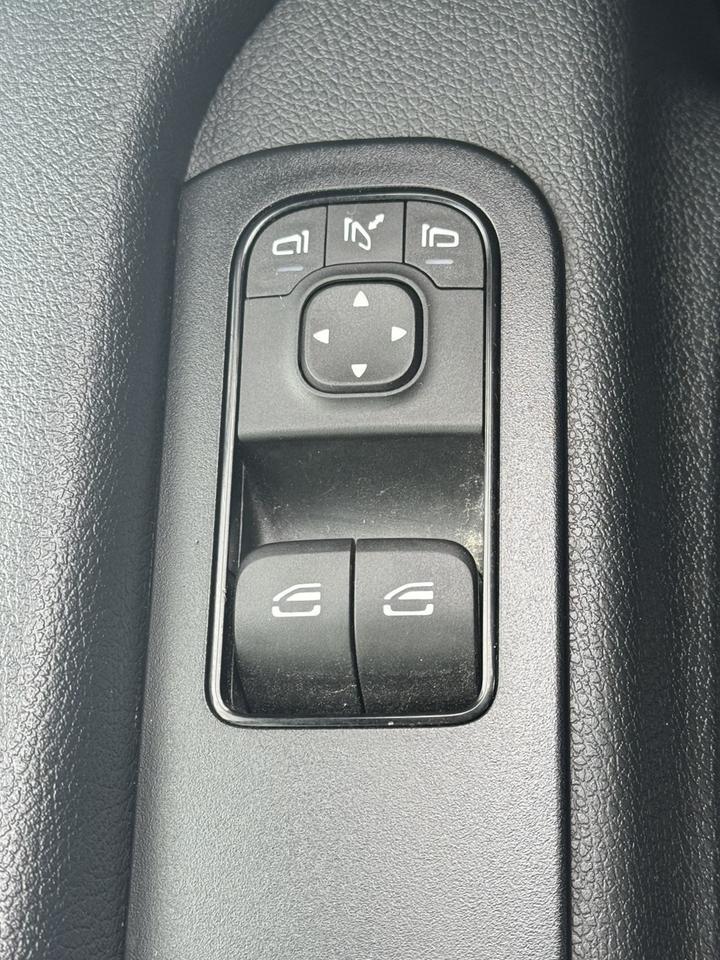 2025 Mercedes-Benz Sprinter  Photo