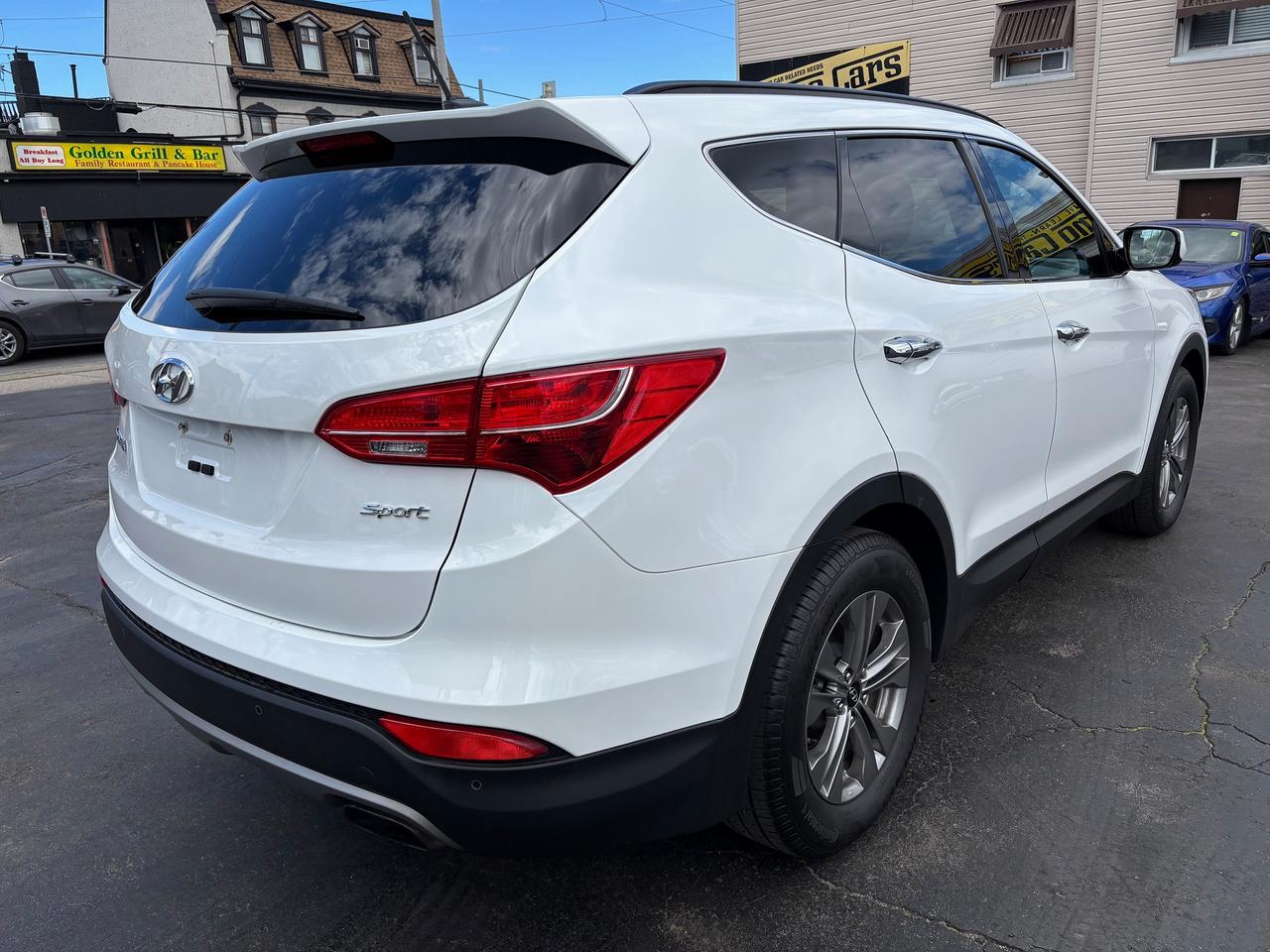 2016 Hyundai Santa Fe Sport FWD 4dr 2.4L Premium Photo3