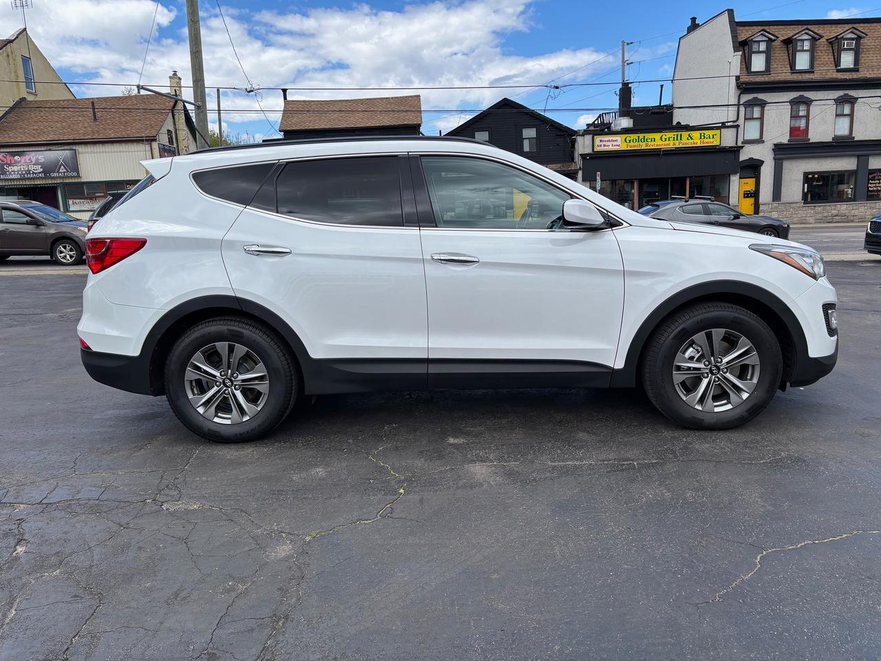 2016 Hyundai Santa Fe Sport FWD 4dr 2.4L Premium Photo4
