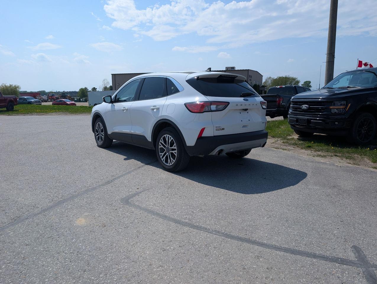2022 Ford Escape SEL AWD Photo3