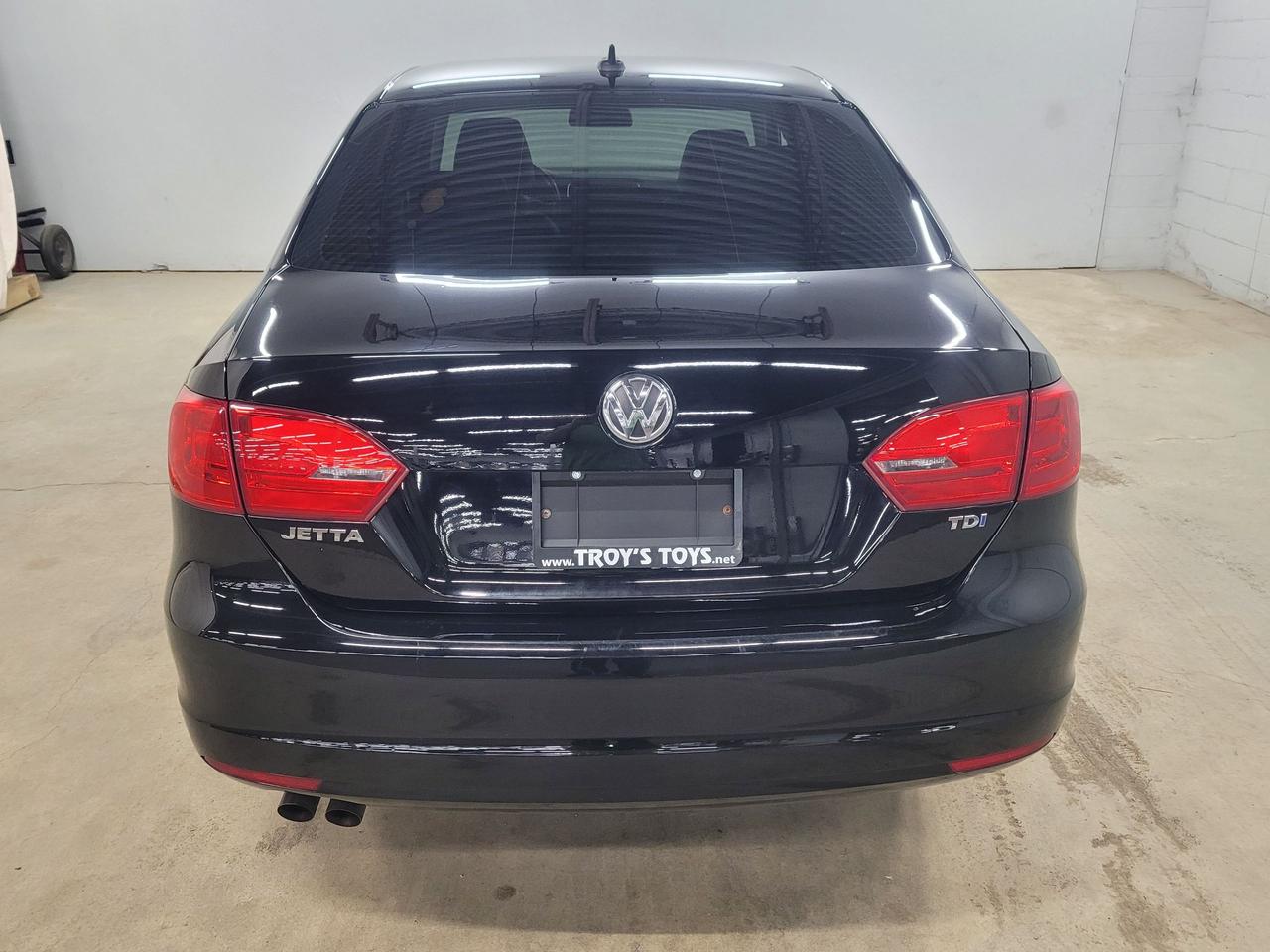 2014 Volkswagen Jetta 4dr 2.0 TDI Man Highline Photo24