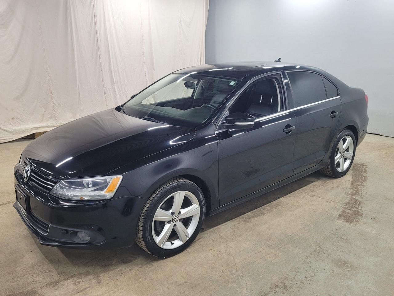 2014 Volkswagen Jetta 4dr 2.0 TDI Man Highline Photo2