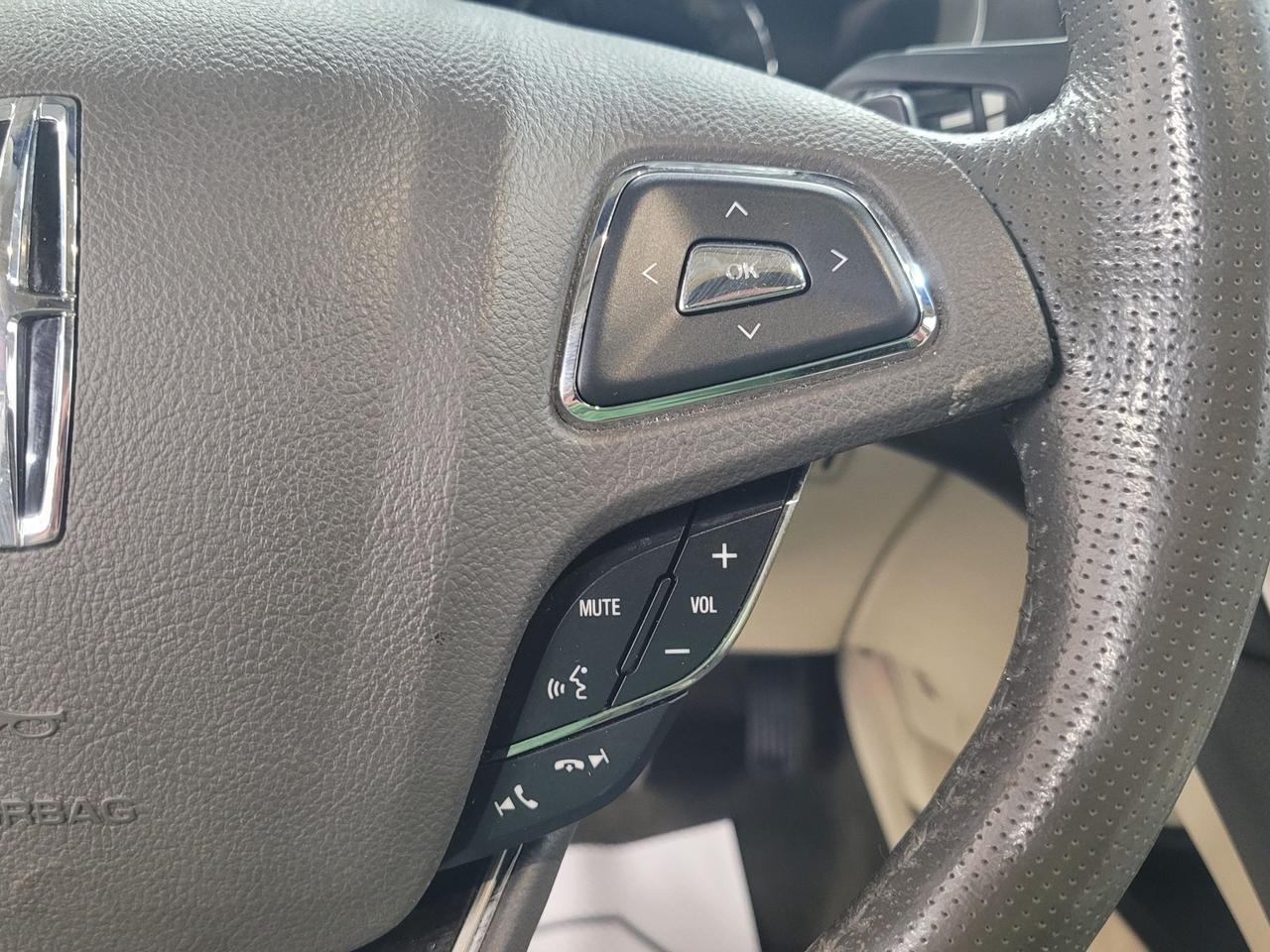 2014 Lincoln MKZ  Photo