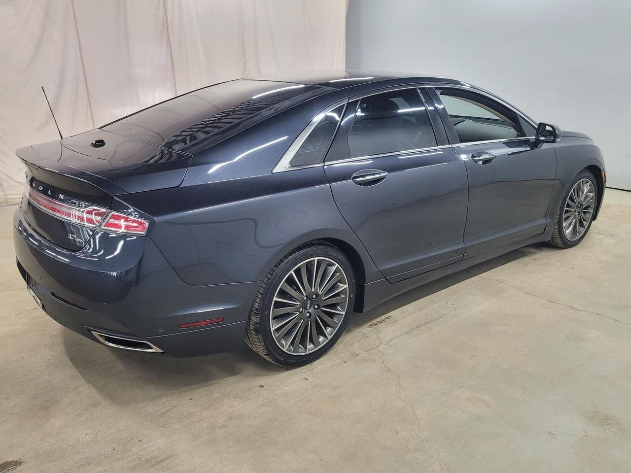 2014 Lincoln MKZ  Photo