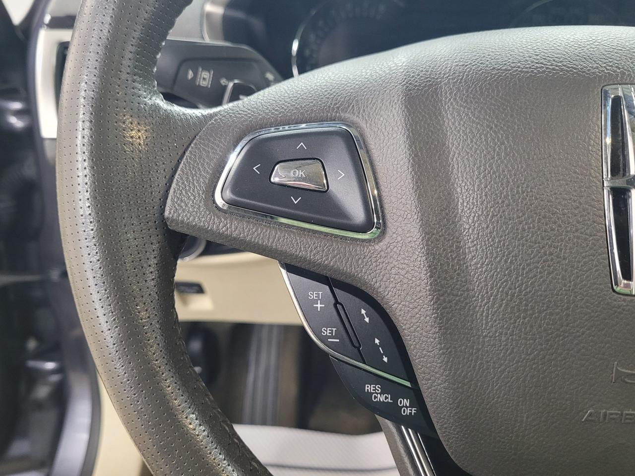 2014 Lincoln MKZ  Photo