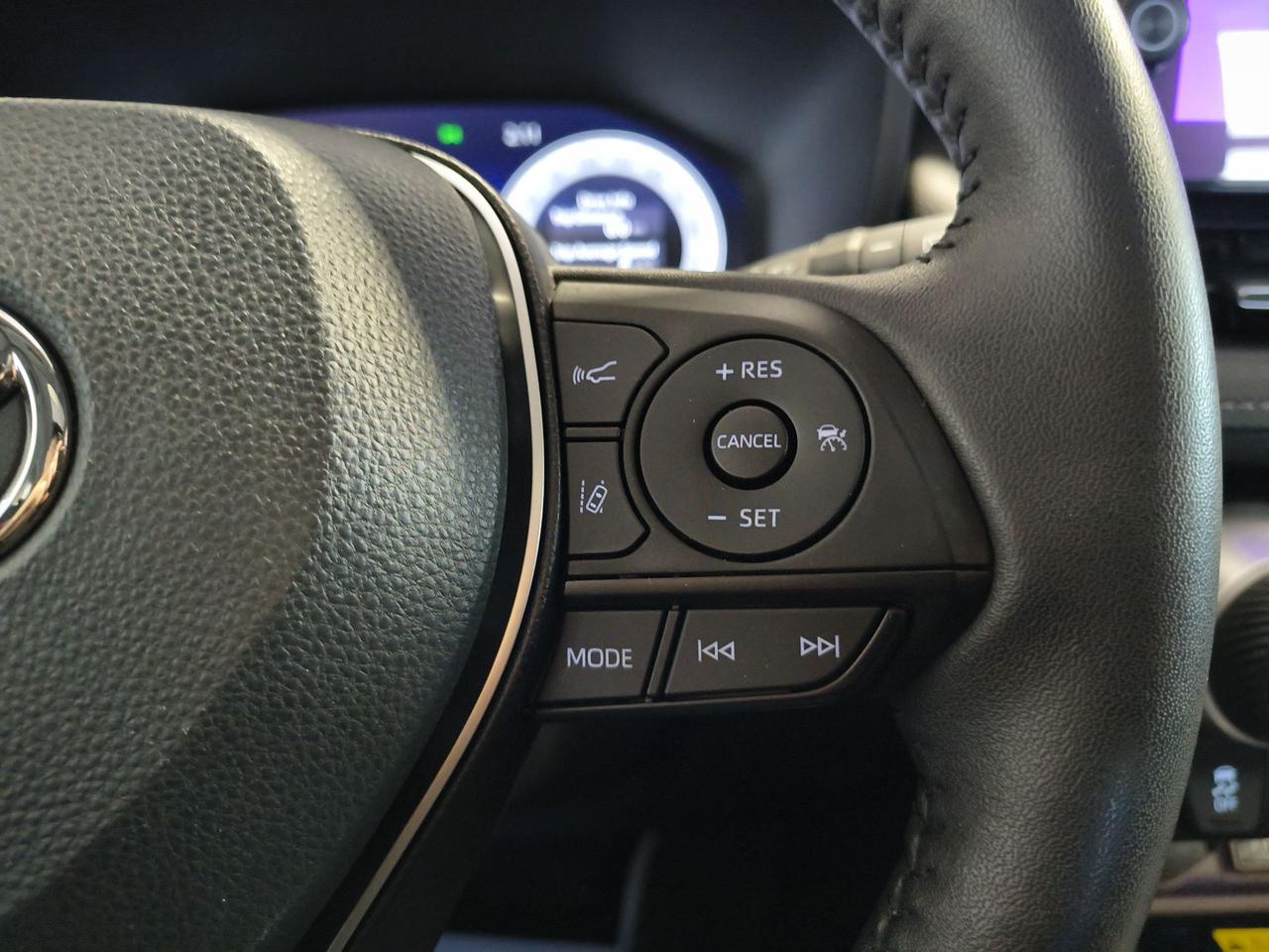 2023 Toyota RAV4 Hybrid Limited Photo0